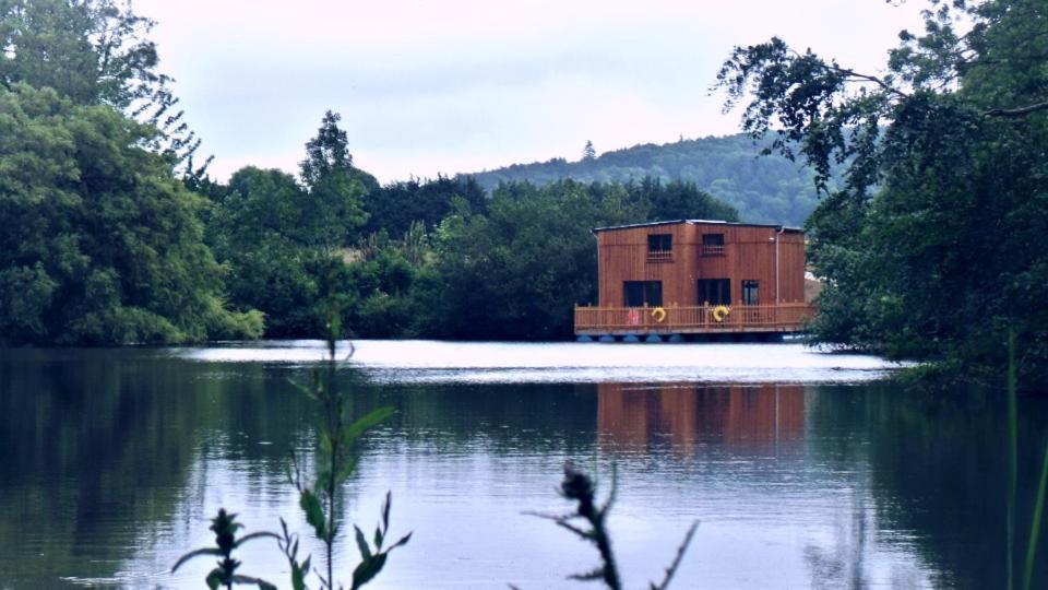 Cabanes Flottantes Et Gites Au Fil De L'Eau Colleville Exterior foto