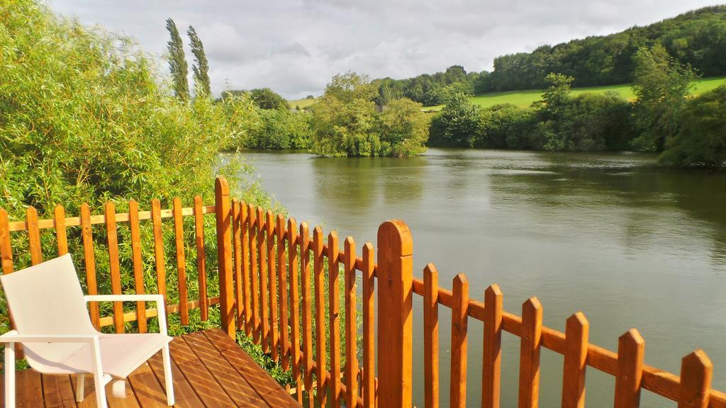 Cabanes Flottantes Et Gites Au Fil De L'Eau Colleville Exterior foto