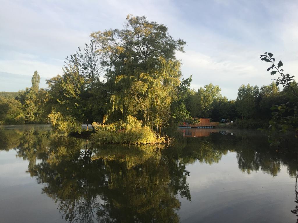 Cabanes Flottantes Et Gites Au Fil De L'Eau Colleville Exterior foto